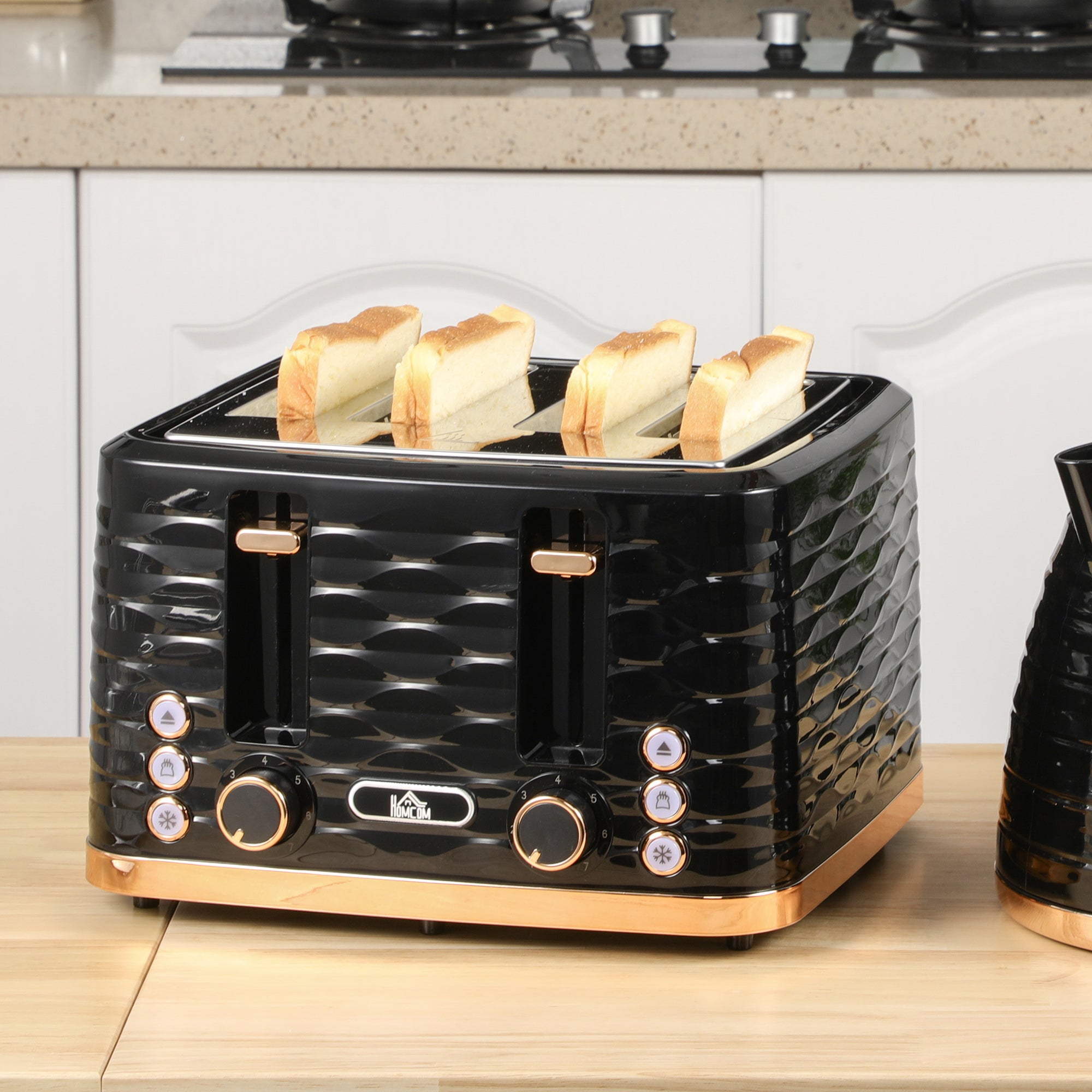 Four-Slice Rippled Toaster with 7 Toasting Levels - Black
