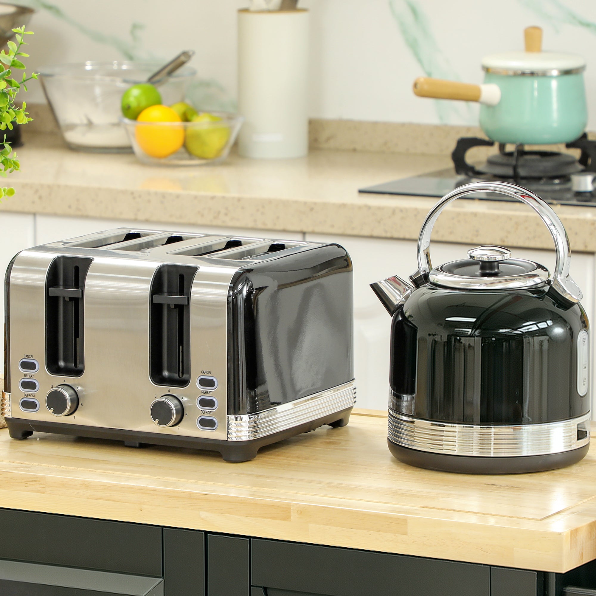 Polished Metal Kettle and Four-Slice Toaster Set - Black