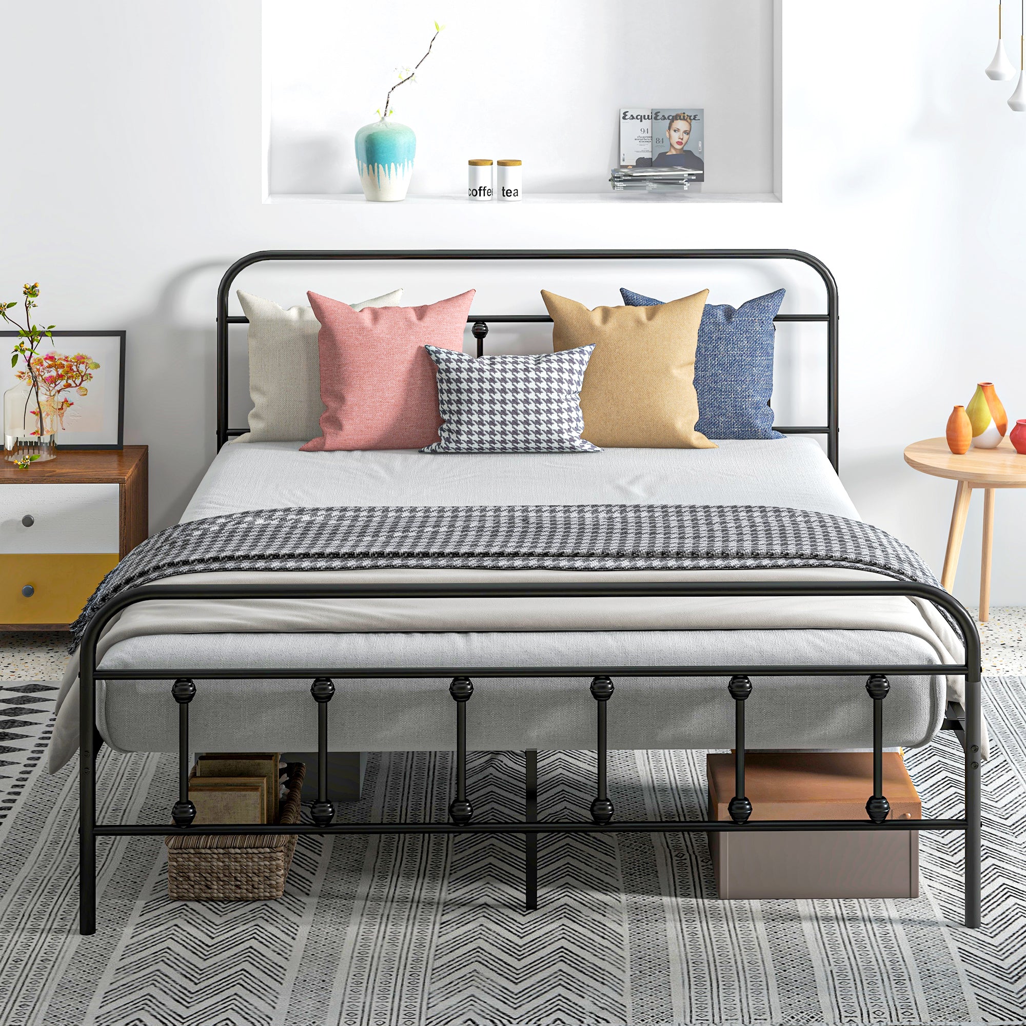 King Size Minimalistic Metal Bed Frame - Durable Black Steel
