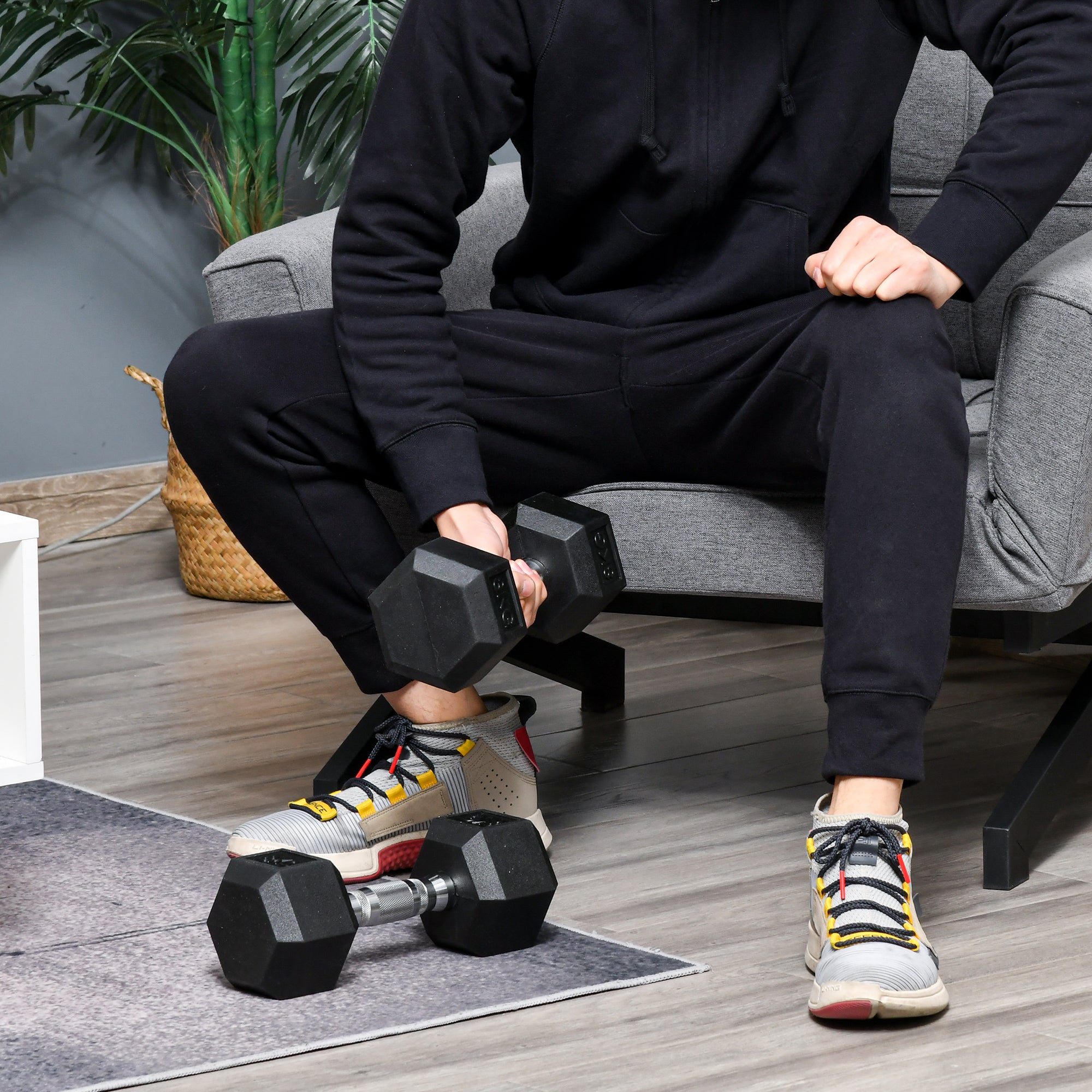 Set of 2 Rubber Hex Dumbbells 8kg - Non Rolling Fitness Weights