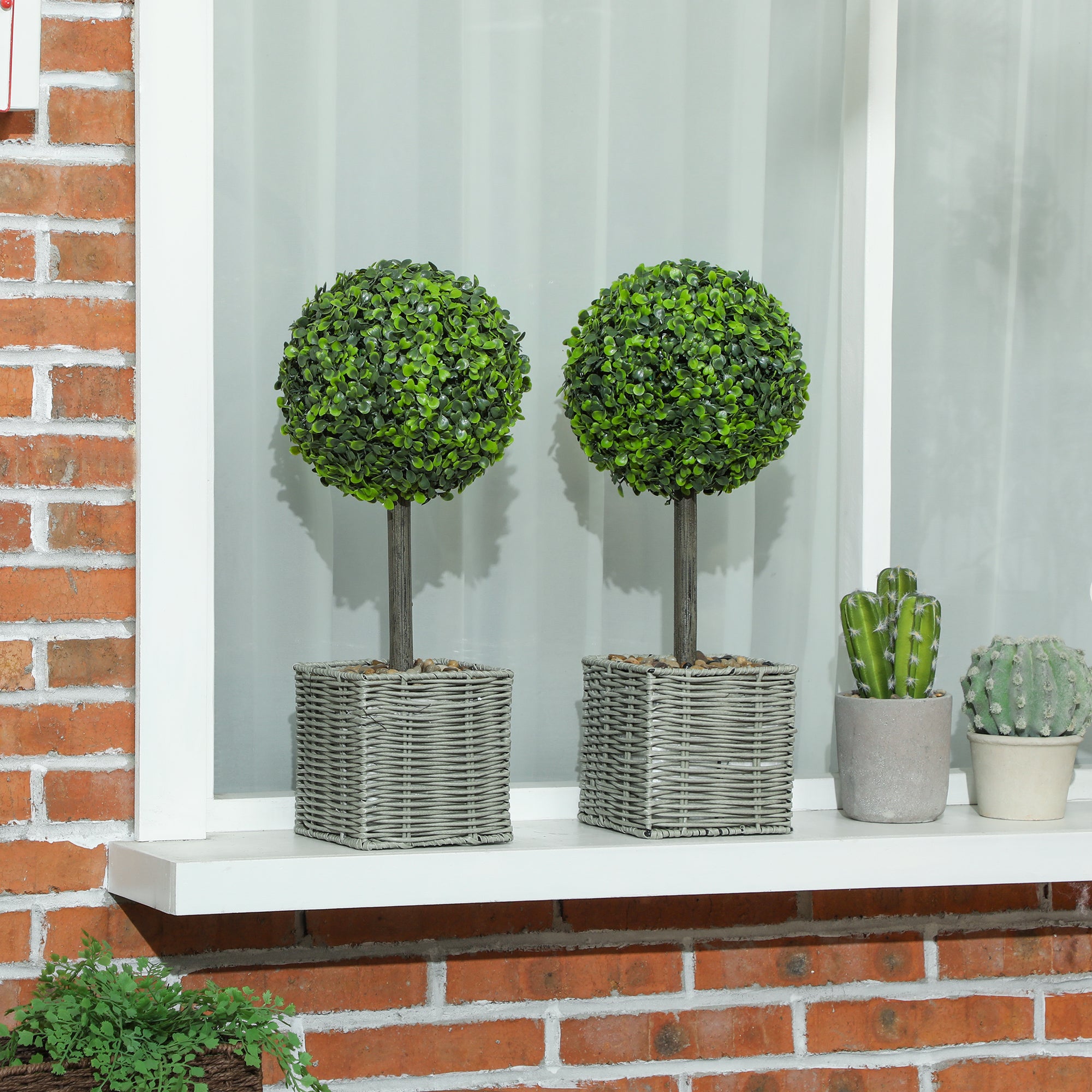 Set of 2 Decorative Artificial Plants, 50cm Faux Boxwood Topiary Balls with Woven Plastic Pot and Pebbles, Fake Plants for Home or Office Decor, Green