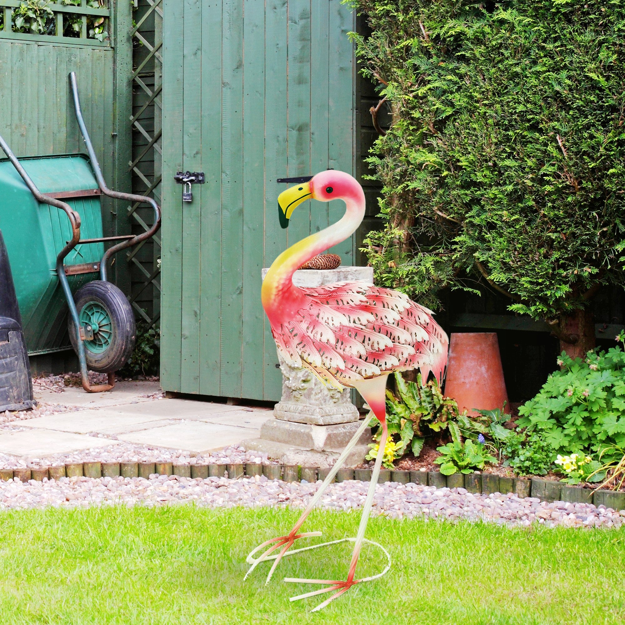 Flamingo Garden Statue Ornament, Metal Bird Art Outdoor Statue, Standing Garden Sculpture Gift with Ground Stakes for Pond Landscape Decoration, Pink