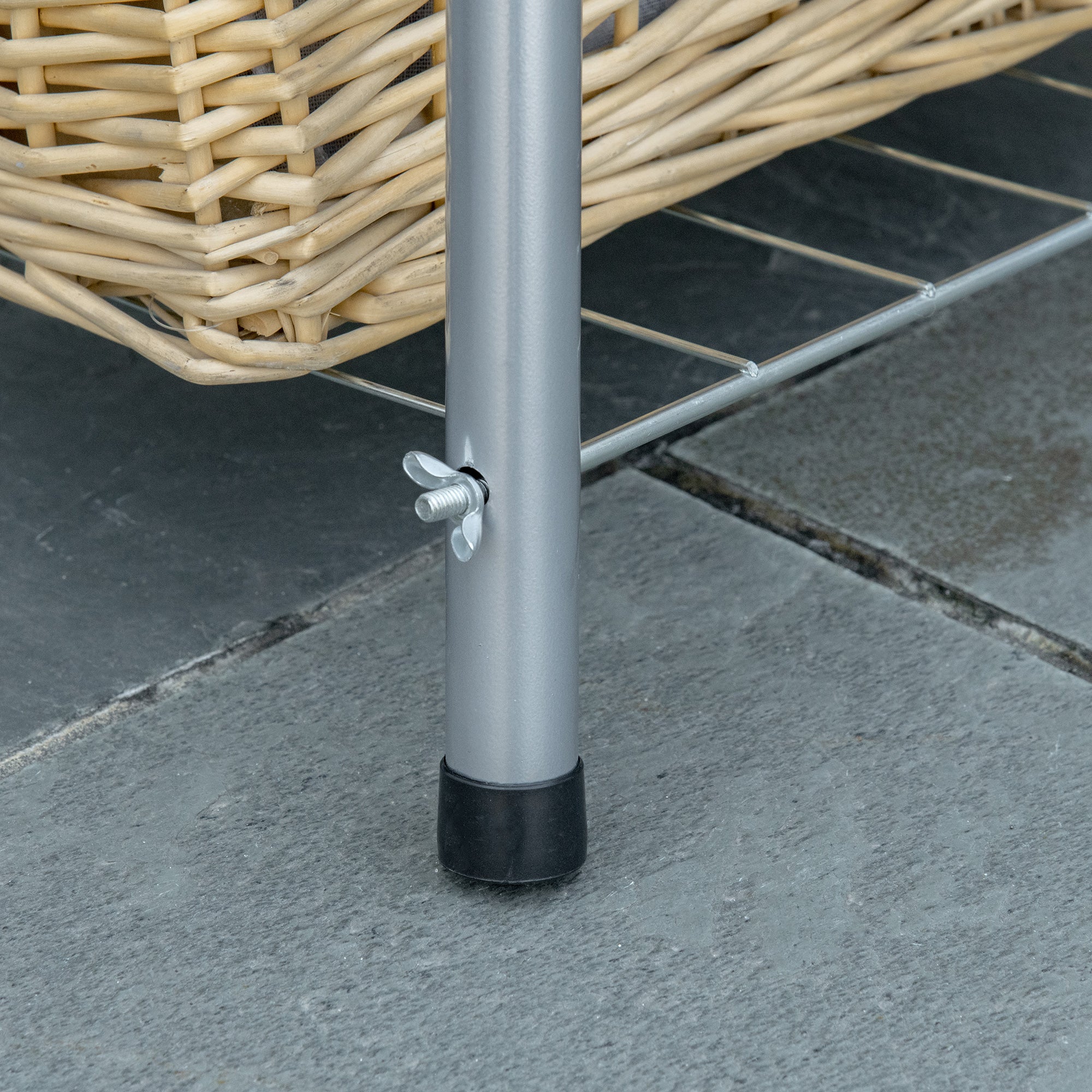 Portable Charcoal BBQ Grill with 2 Wheels and Porcelain Enamel Lid