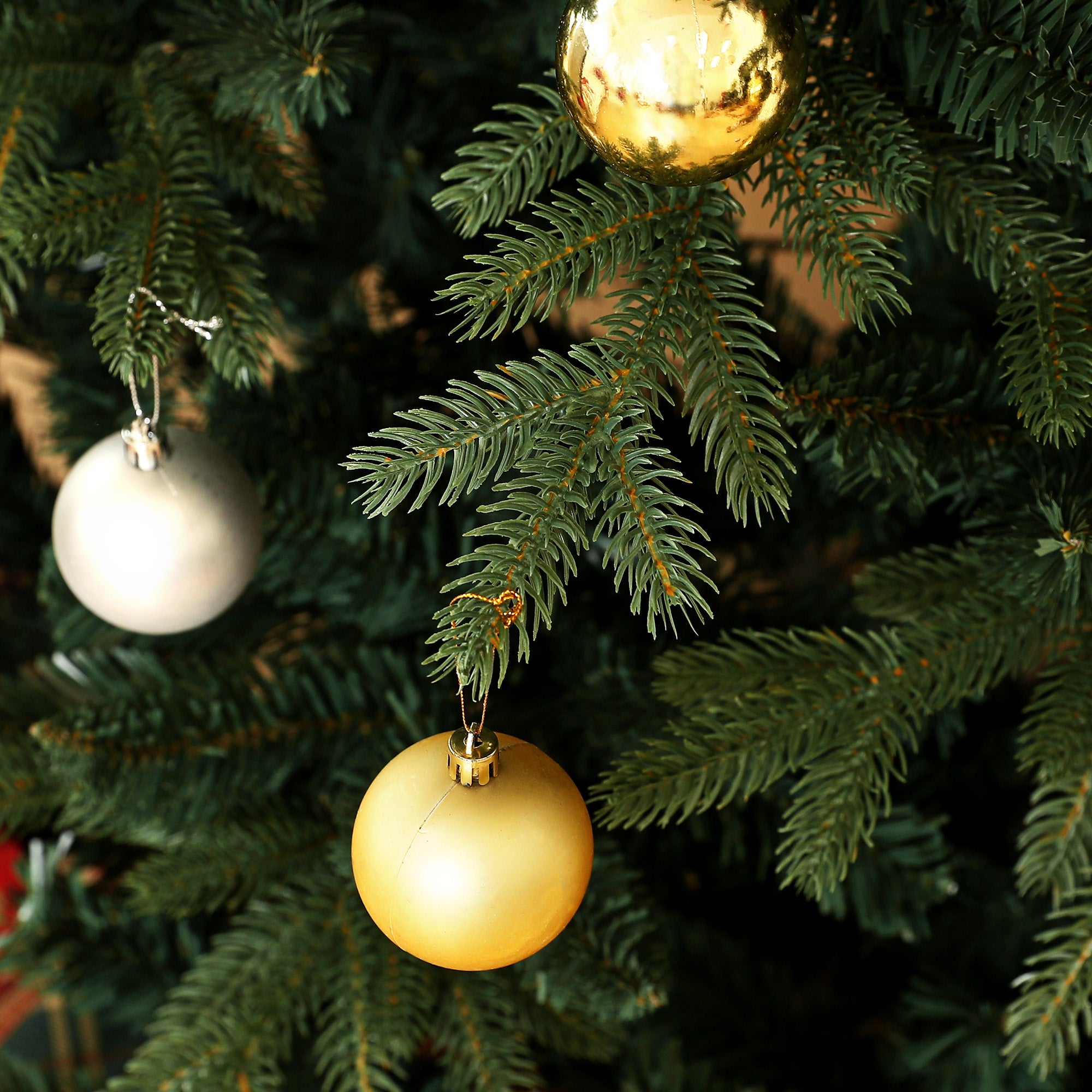 7ft Artificial Spurce Christmas Tree with 3116 Branch Tips and Foldable Steel Base, Realistic Hinged Xmas Tree, Holiday D©cor for Home Office, Green