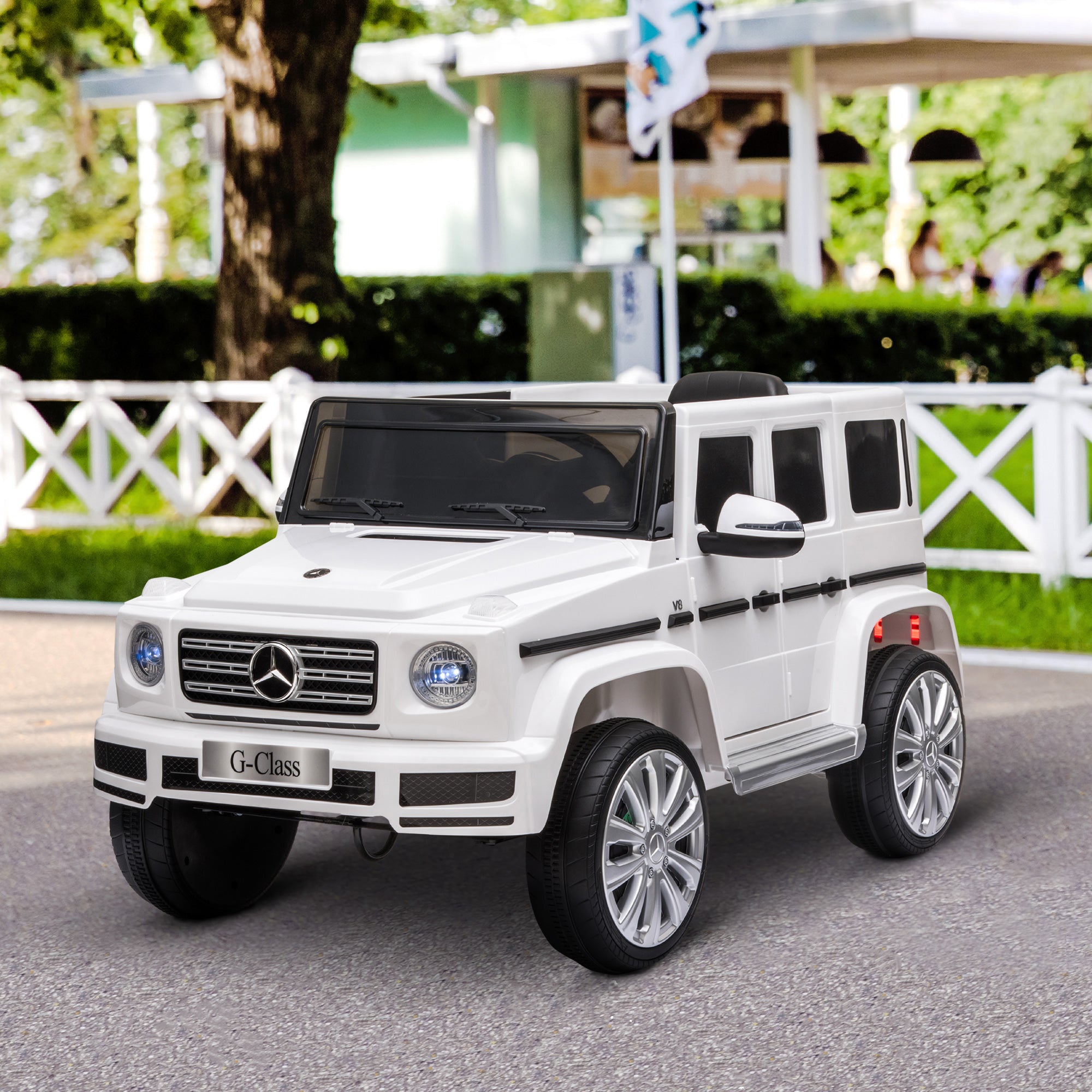 Mercedes Benz G500 Licensed 12V Kids Electric Ride On Car Toy with Parental Remote Control Battery-powered 2 Motors Music Lights MP3 for 3-8 Years Old White