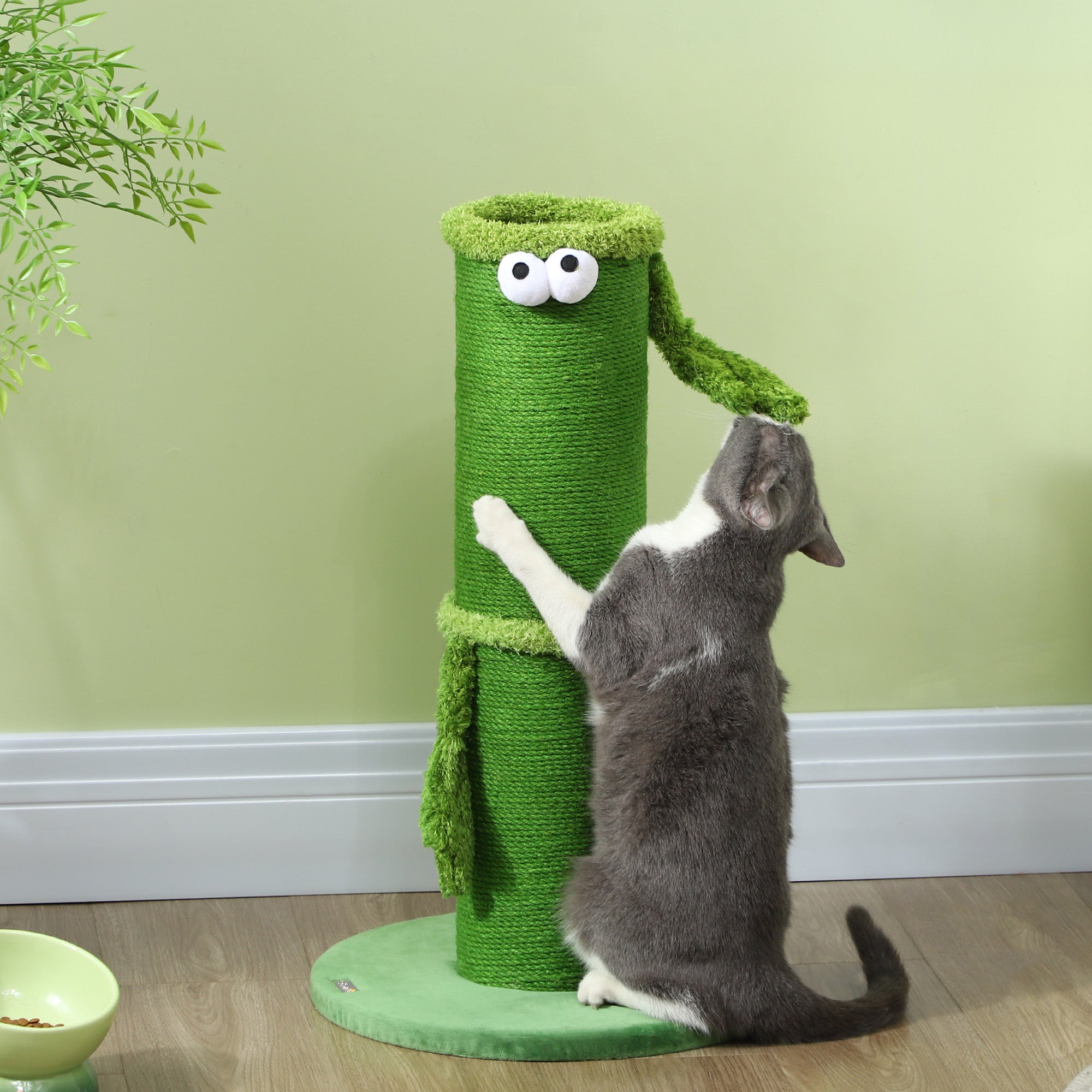 63cm Cat Scratching Post for Indoor Cats, with Sisal Rope Cover, Large Base, Green