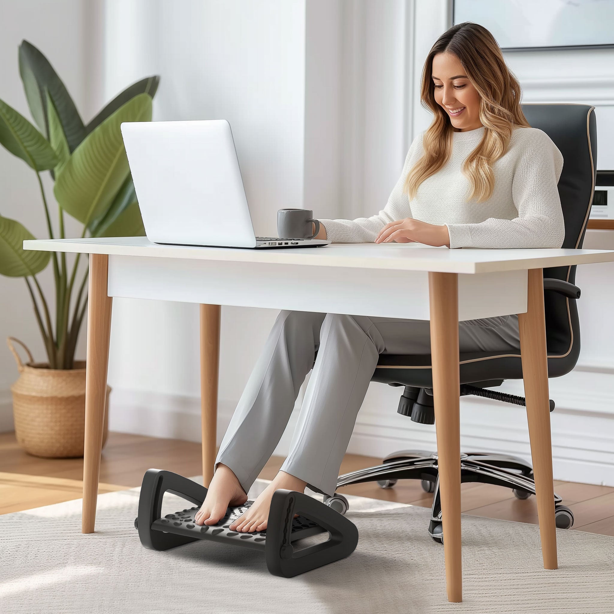 10°-45° Six-Angle Massage Footrest - Black