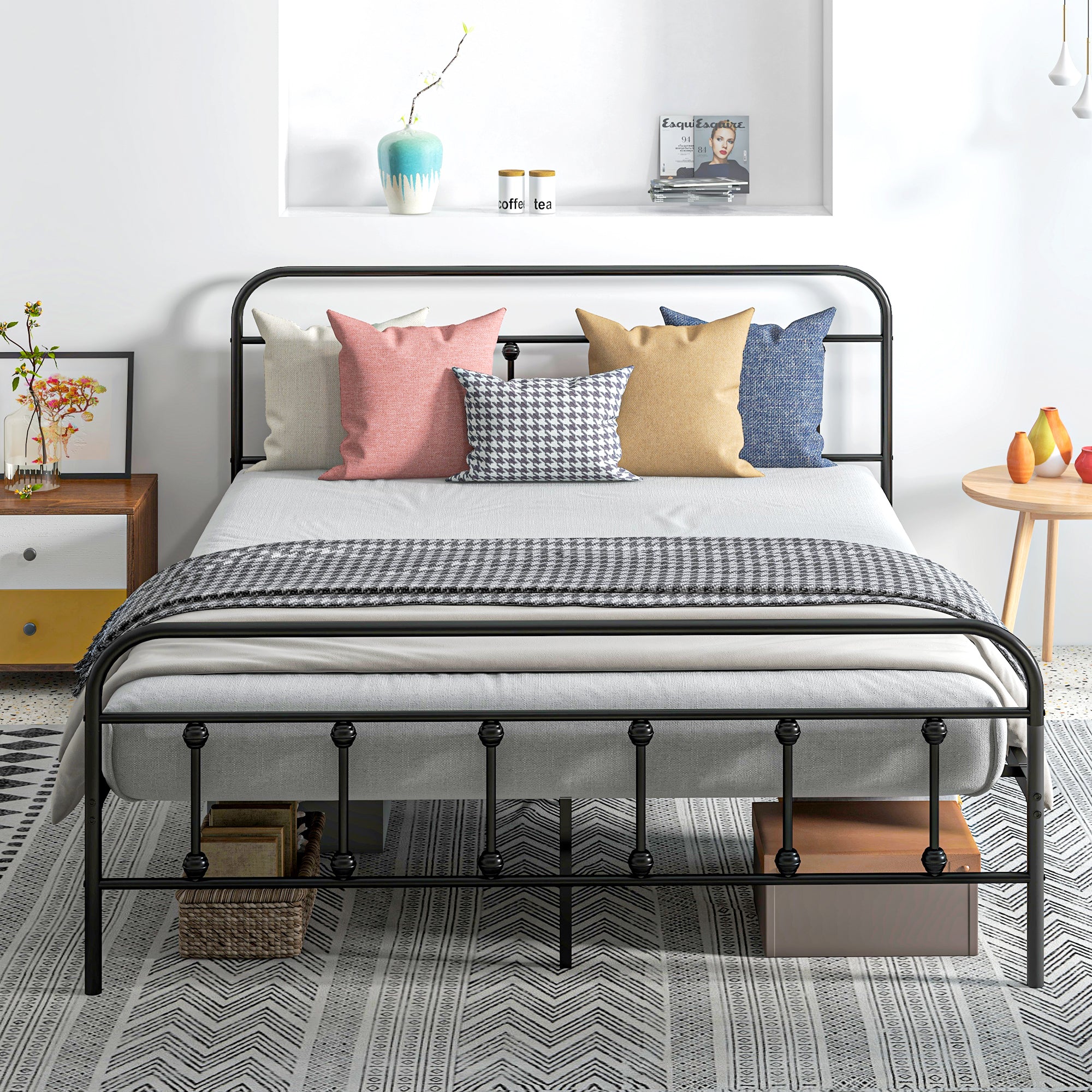 King Size Minimalistic Metal Bed Frame - Black