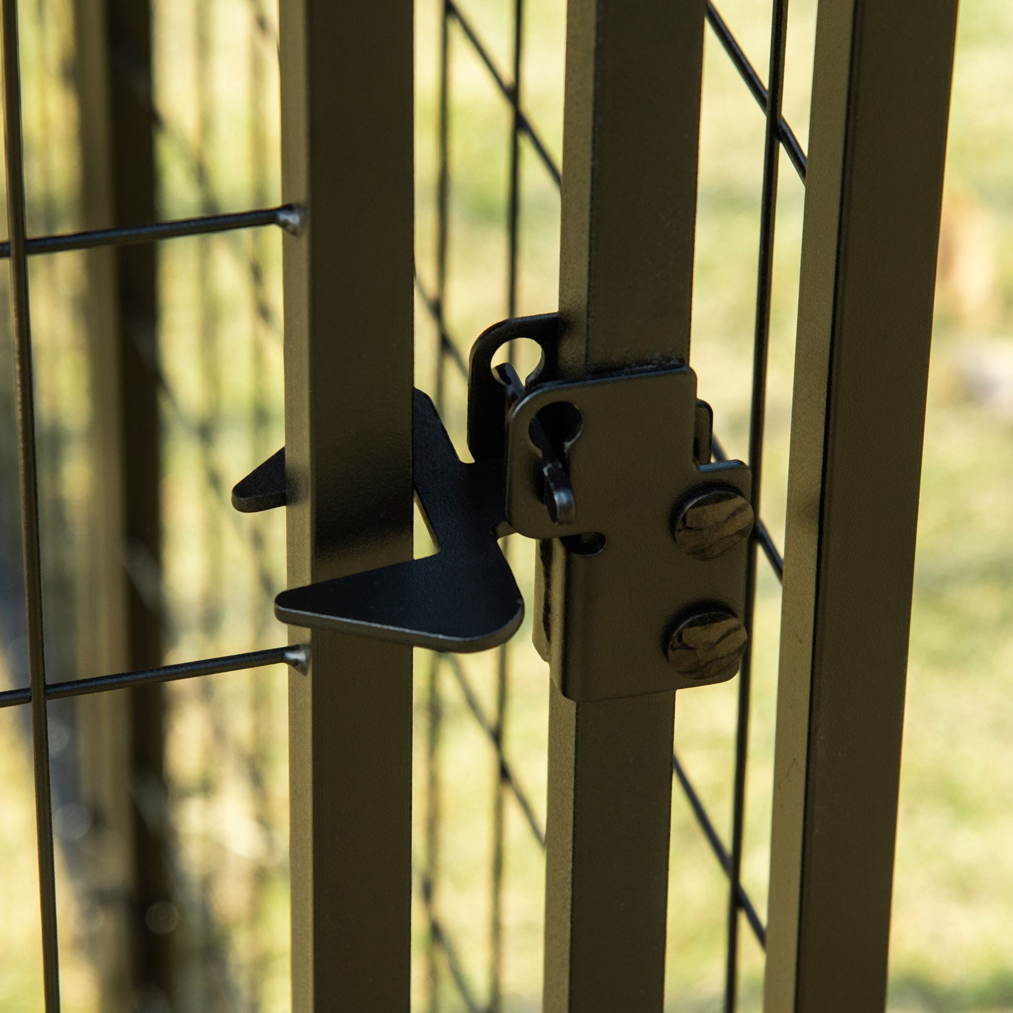 Outdoor Dog Kennel with Rotating Bowl Holders, Water and UV-Resistant Cover for Medium & Small Dogs, Red