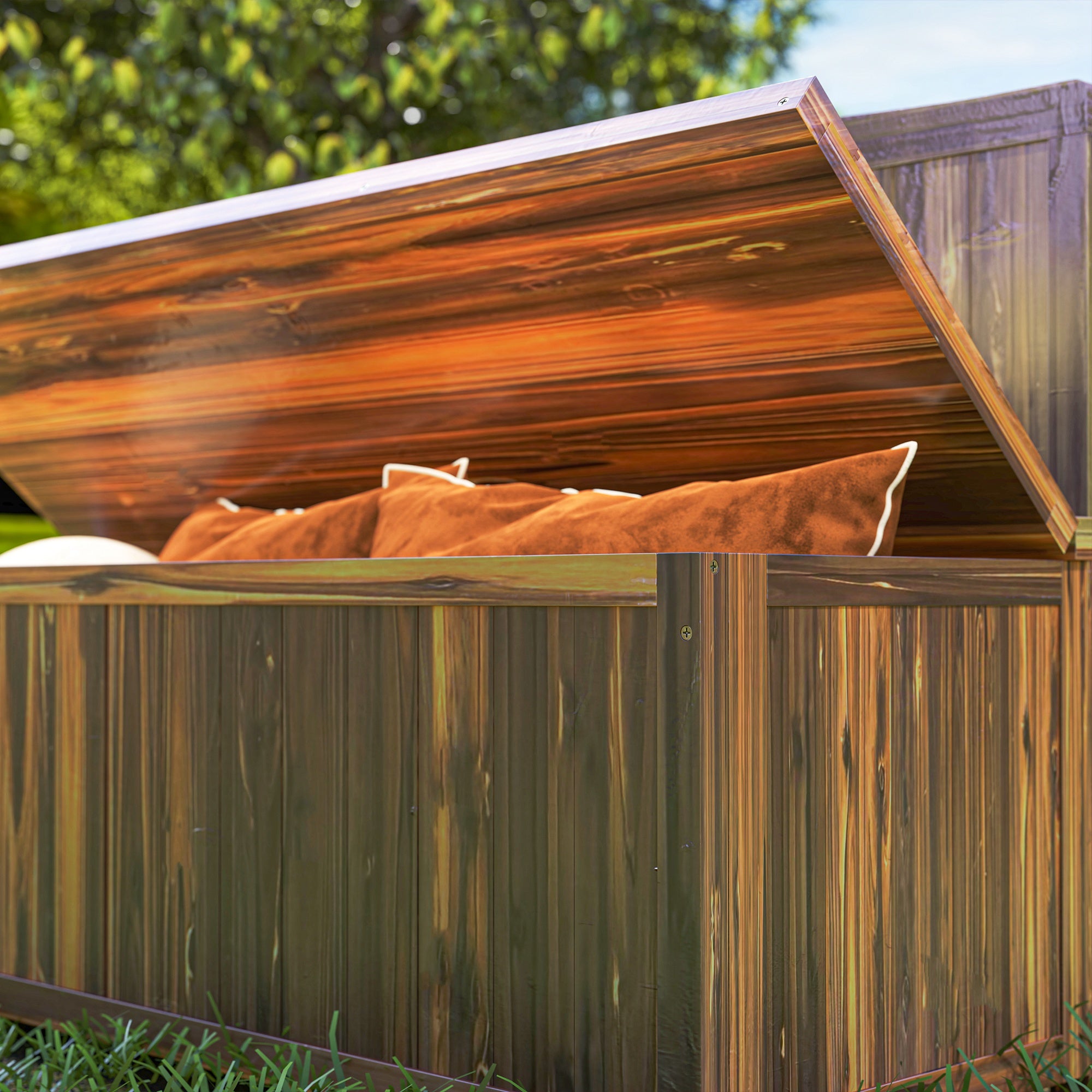 Wood Storage Bench with Ergonomic Design and Varnished Fir Wood - Brown