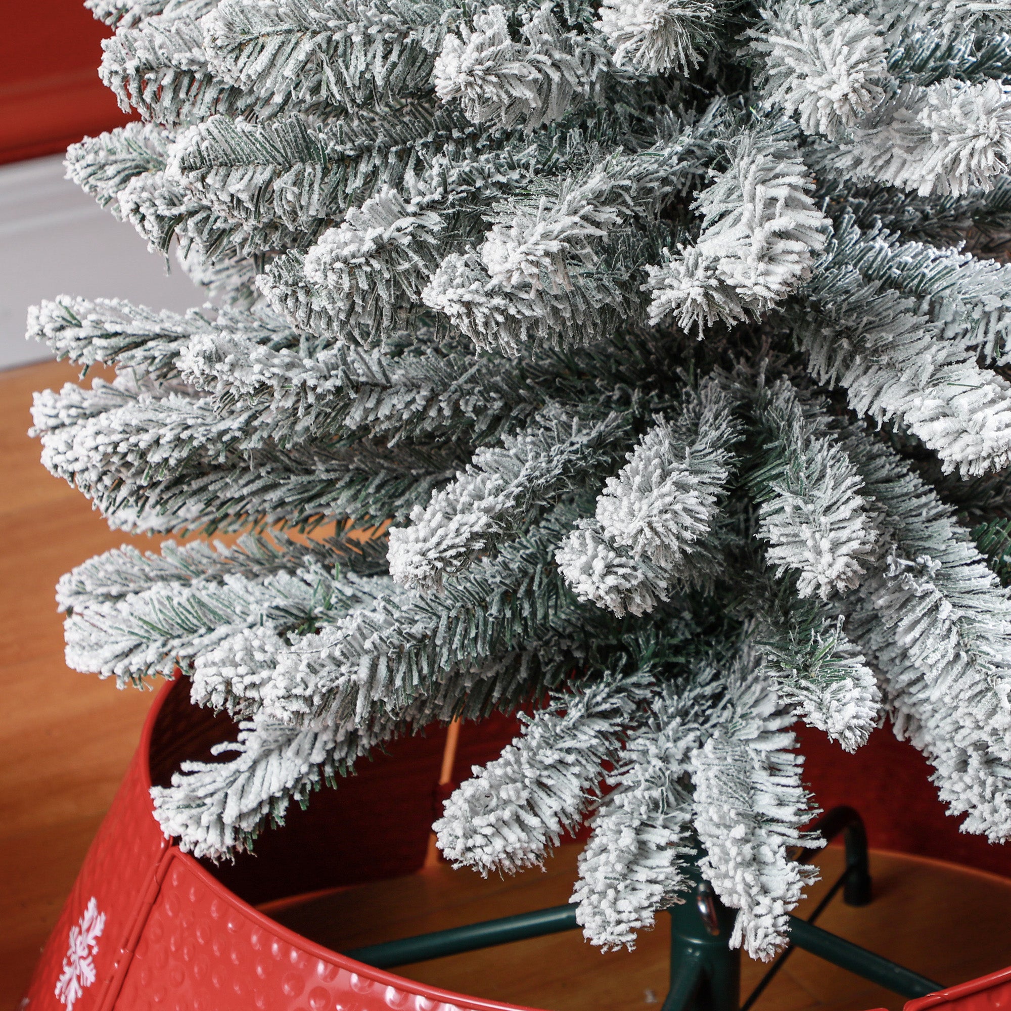 6ft Artificial Snowy Pencil Christmas Tree - Green