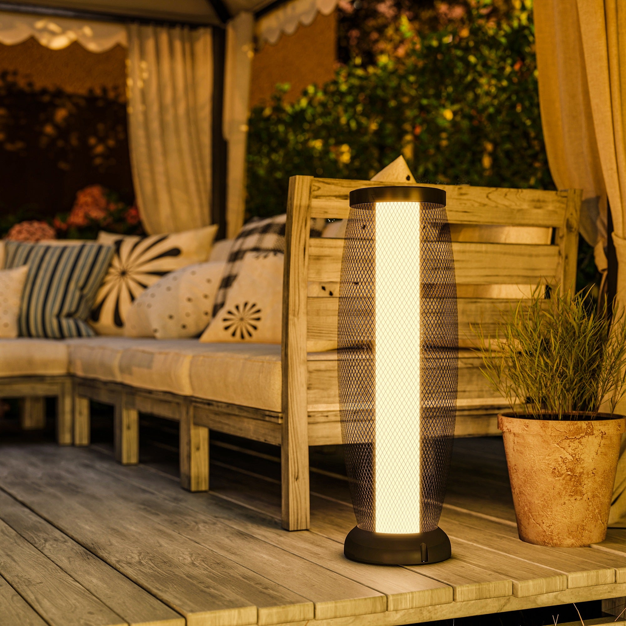 Garden Solar Lamp, 71.5 cm Tall Metal Floor Lamp, Auto On/Off LED Solar Garden Light with Metal Wire Shade, IP44 for Outdoor, Porch, Pathway, Terrace, Black