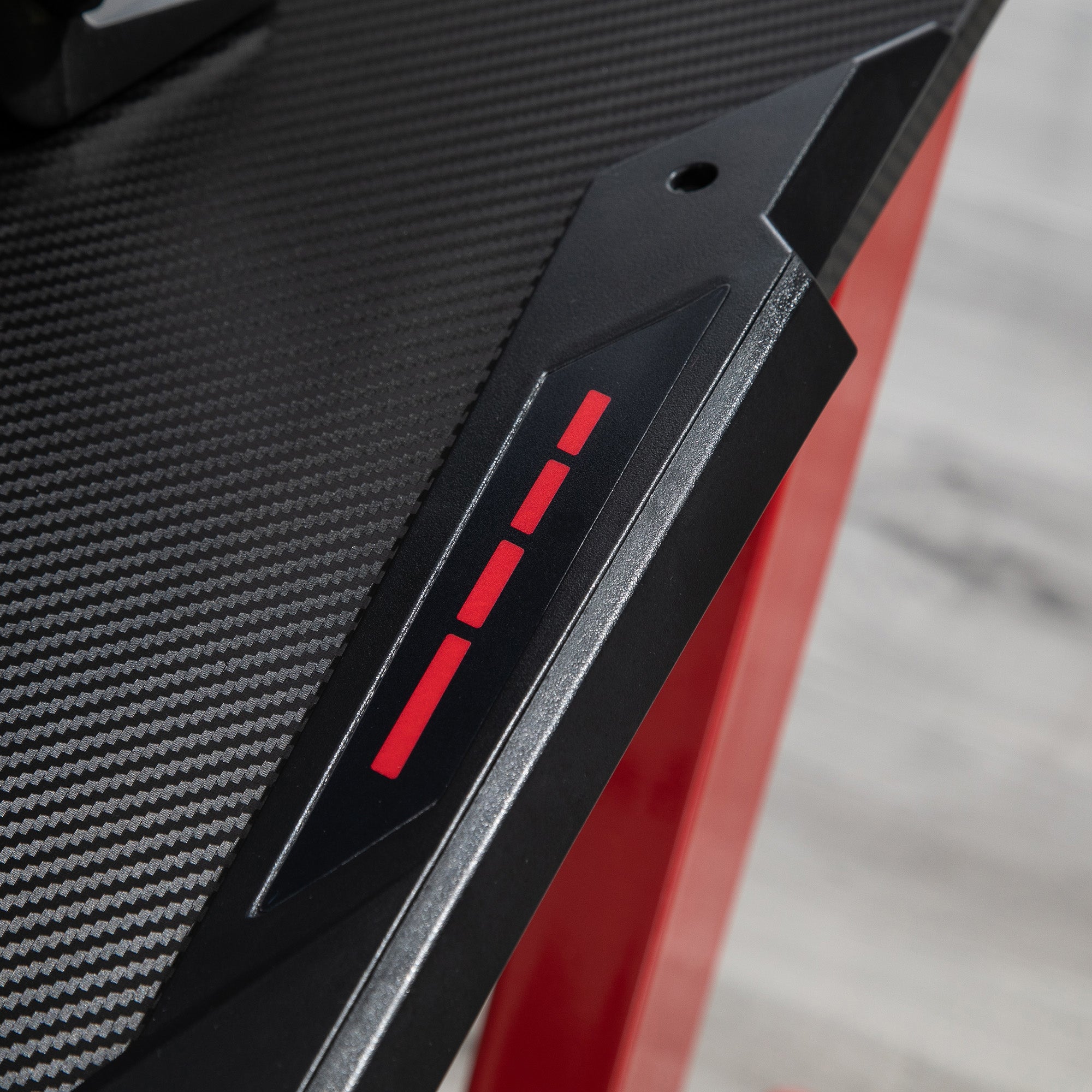 122 x 66 cm Gaming Desk, Carbon Fibre Covered Computer Desk, Gamer Workstation with Headphone Hook, Cup Holder and Gamepad Storage Rack, Black and Red