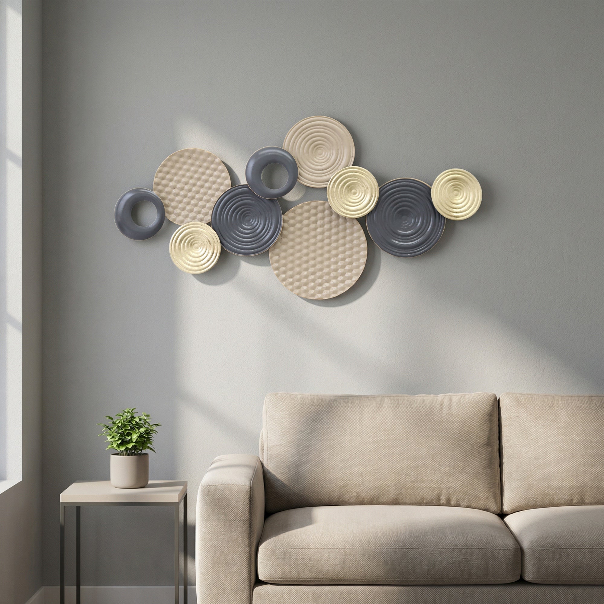Metal Wall Art, Modern Hanging Wall Decor with Multi-Disc Design for Living Room Bedroom Dining Room