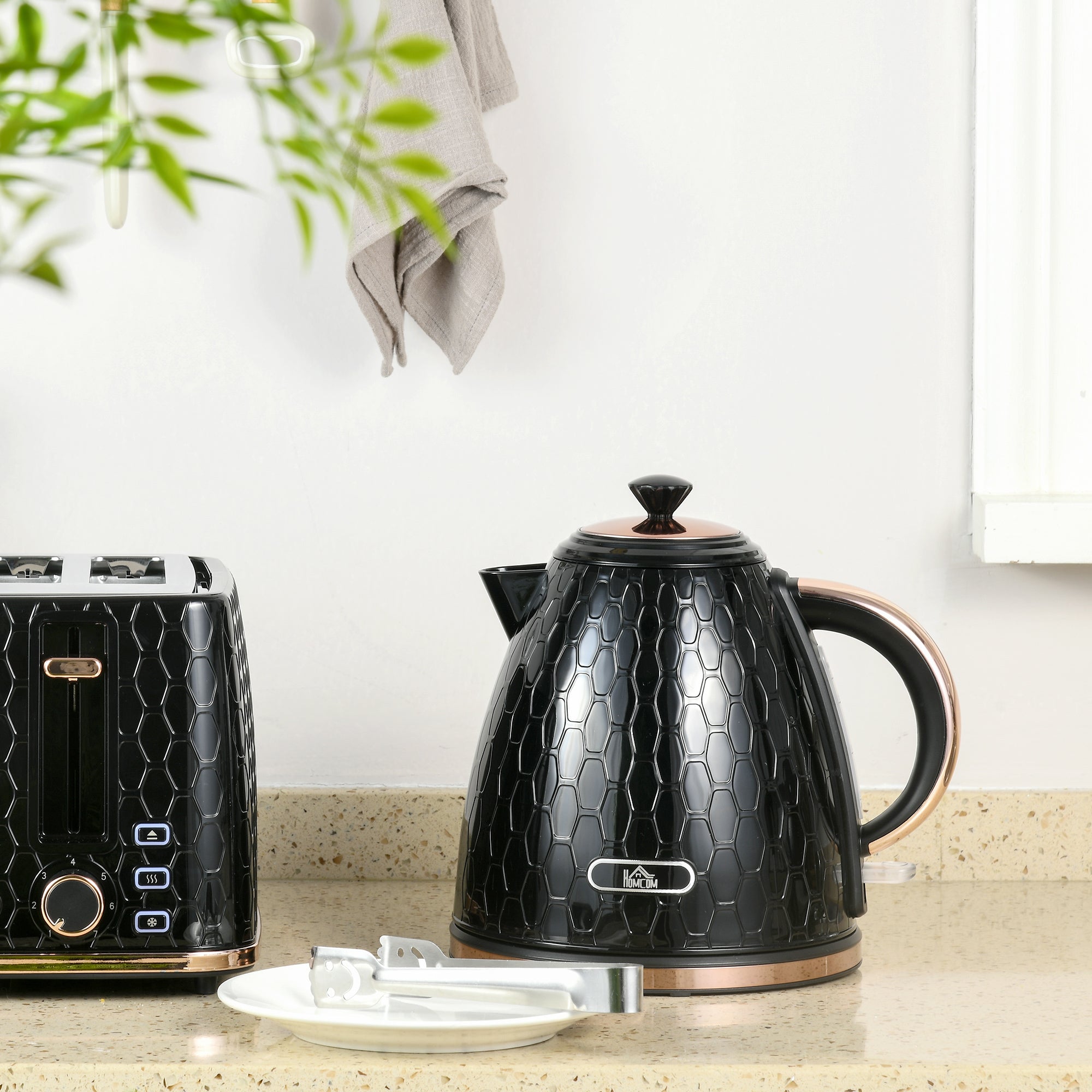 1.7L Electric Kettle 3kW Fast Boil with Auto Shut-off & Removable Filter - Black