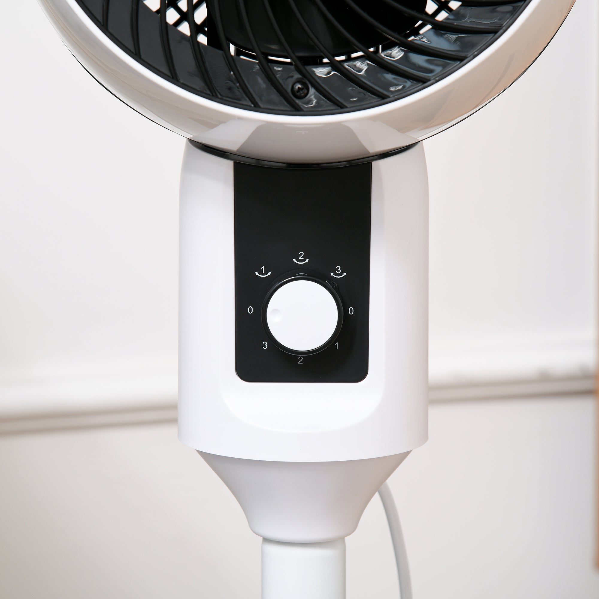 32'' Air Circulator Fan 3 Speed, 70° Oscillation 90° Vertical Tilt, Round Base, Carry Handle, for Living Room, Bedroom, Office, Black and White